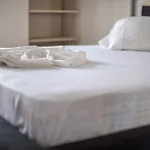 Sns In Sophia Mamaia