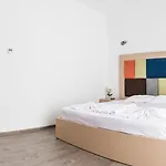 Apartment Sns In Sophia Mamaia