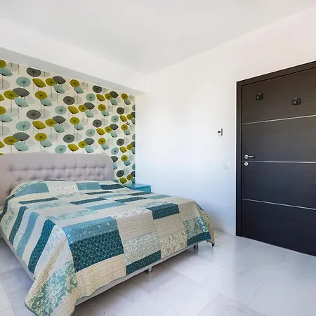 Sns In Sophia Daire Mamaia