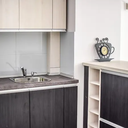 Sns In Sophia Mamaia