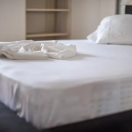 Sns In Sophia Mamaia