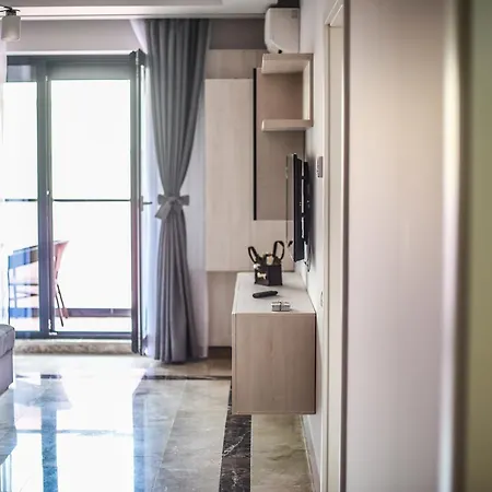 Sns In Sophia Apartment Mamaia