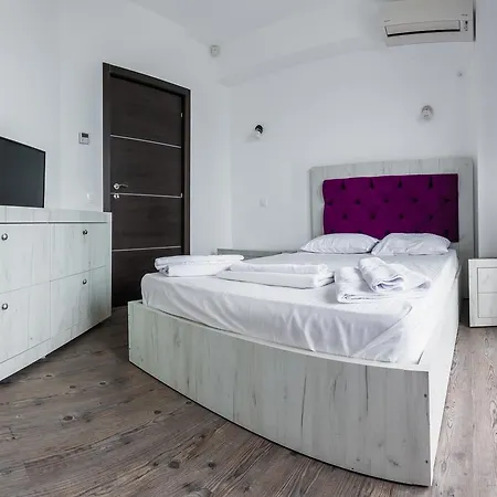 Apartment Sns In Sophia Mamaia