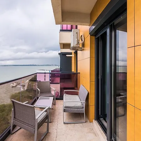 Sns In Sophia Mamaia