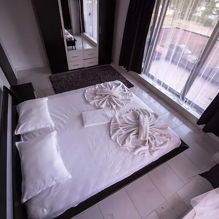 Sns In Sophia Apartment Mamaia