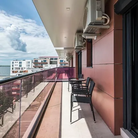Sns In Sophia Apartment Mamaia