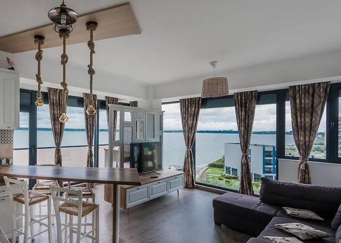 Sns In Sophia Mamaia