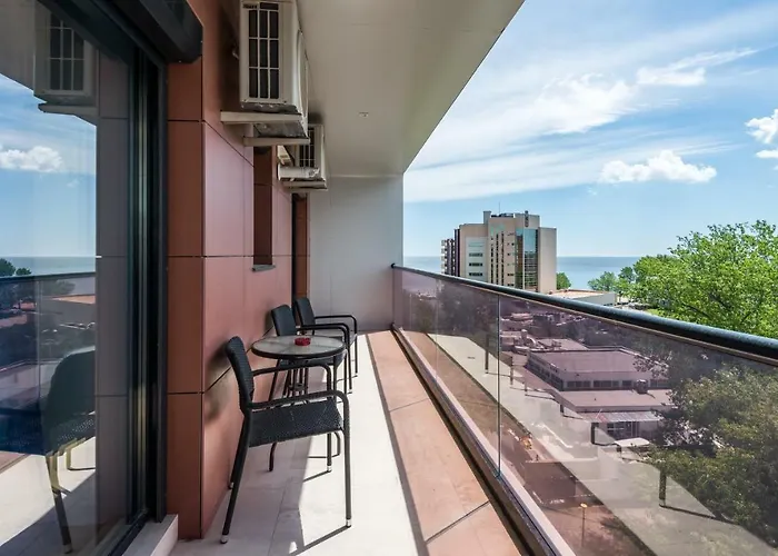 Sns In Sophia Mamaia